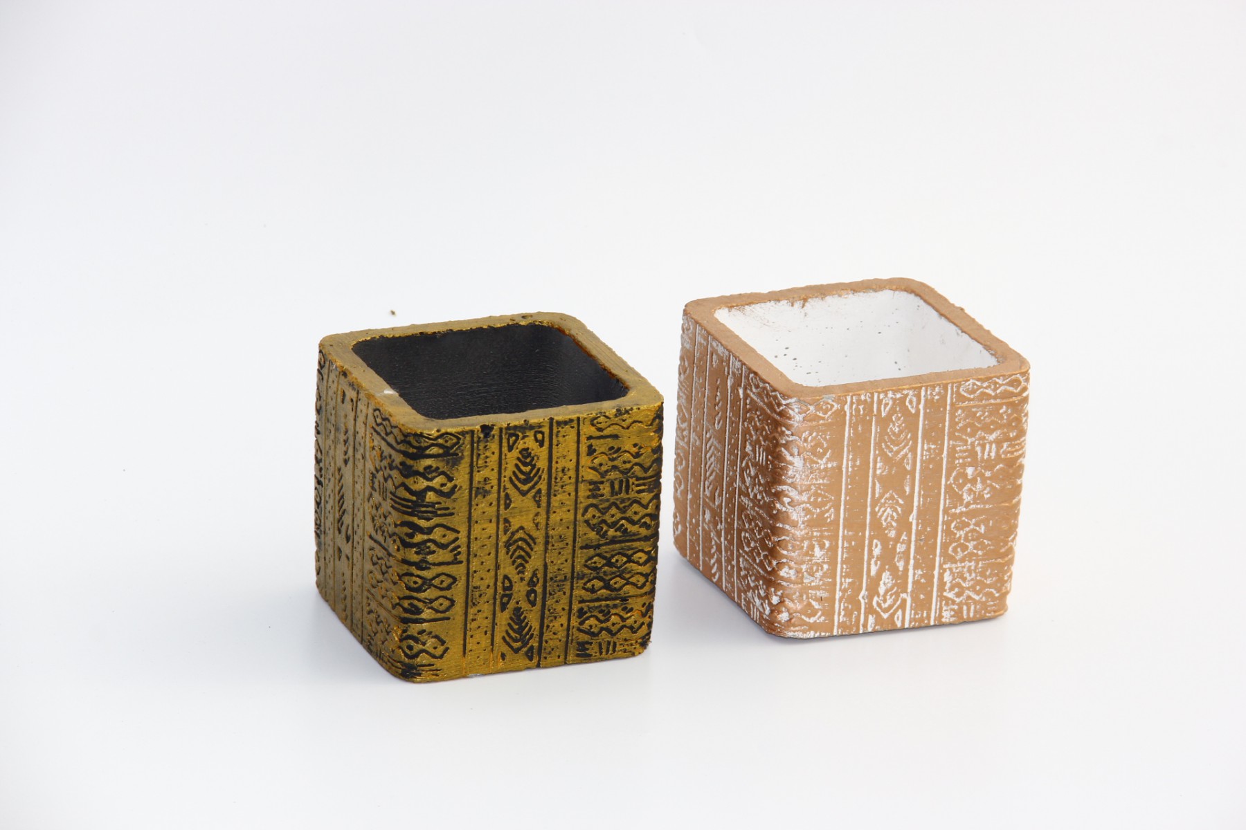 KAKTÜS SAKSI SETİ - 2 ADET EL YAPIMI ARKAİK KAHVERENGİ KAKTÜS SAKSI SETİ - 2 ADET EL YAPIMI ARKAİK KAHVERENGİ